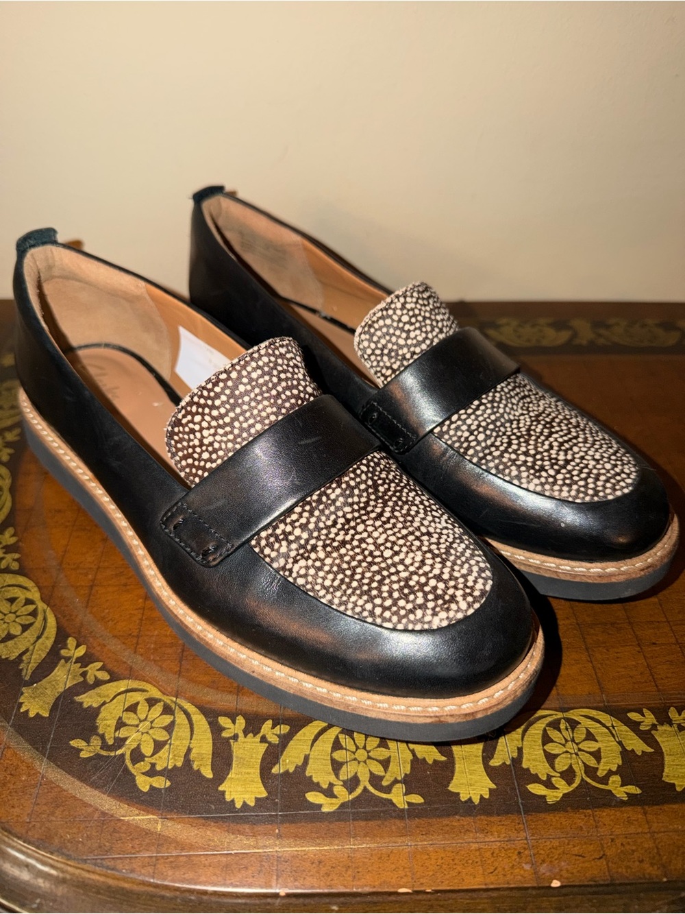 Clarks Glick Avalee Leather Loafer with Speckled Cow hair Accent Run Big
